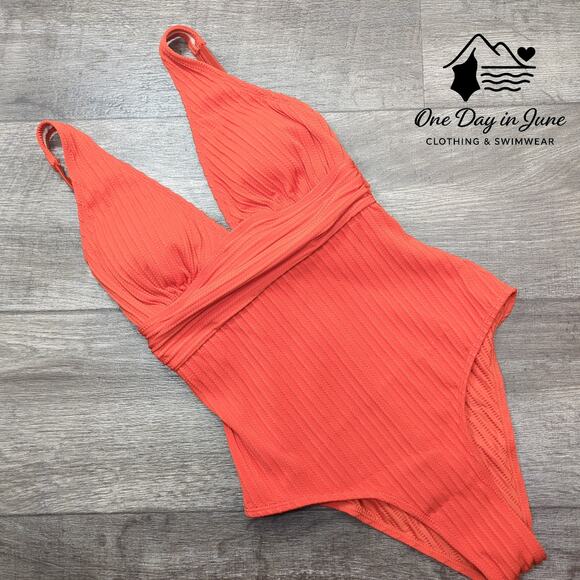 Cupshe Textured Twist Back One Piece Swimsuit Size S - Picture 3 of 7